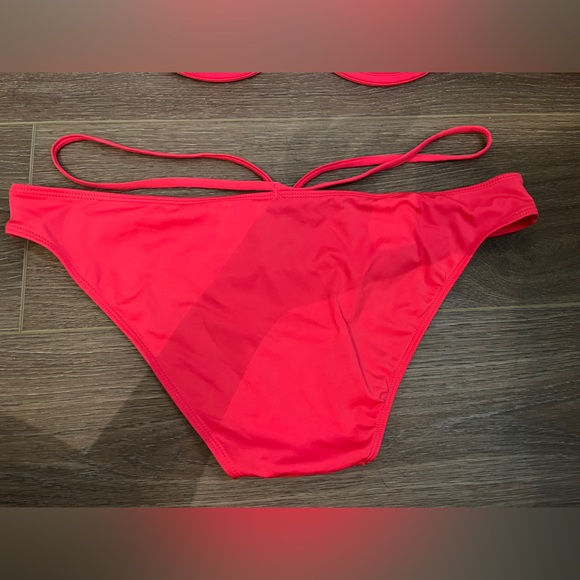 32DD adore me bikini - Picture 5 of 7